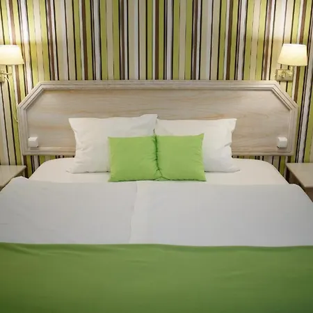 ゲストハウス Belysium Wine&relax Vendeghaz Gyenesdiás