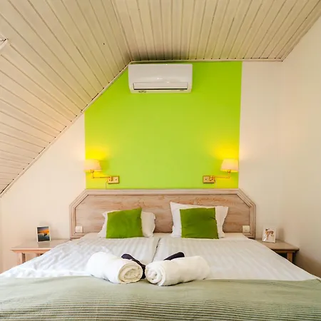 Belysium Wine&relax Vendeghaz 4* גיינסדיאס