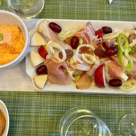 ゲストハウス Belysium Wine&relax Vendeghaz